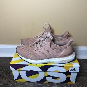ADIDAS ULTRABOOST - W size 8